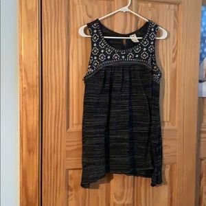 Faded Glory gray and white tank with design